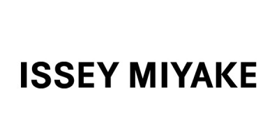 In Schuh-Kollektionen von Issey Miyake werden...