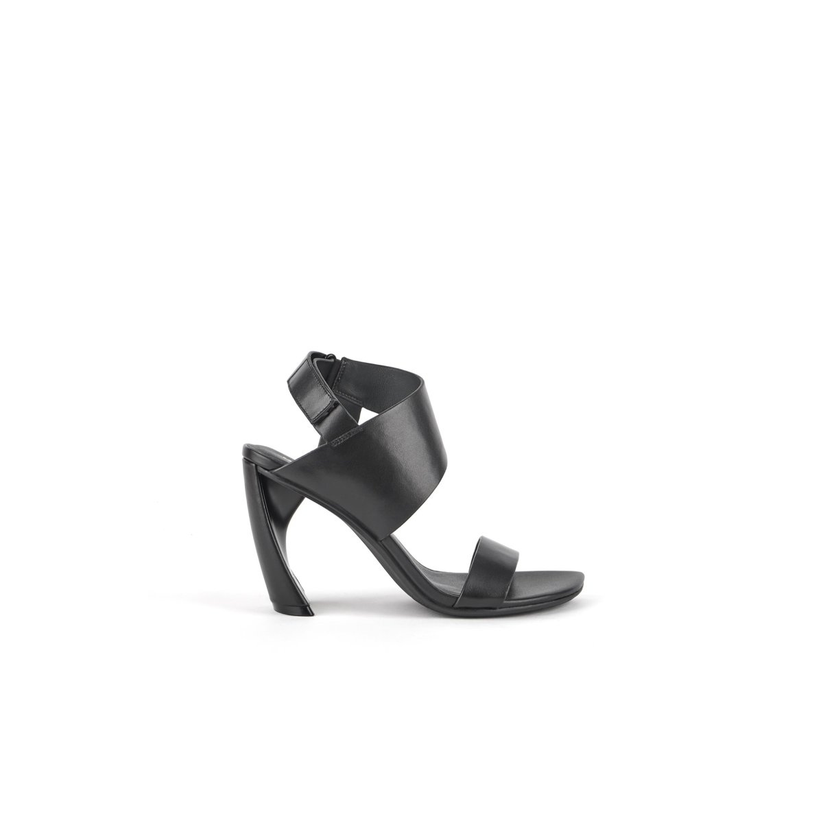 Zuma Sandal Hi Black