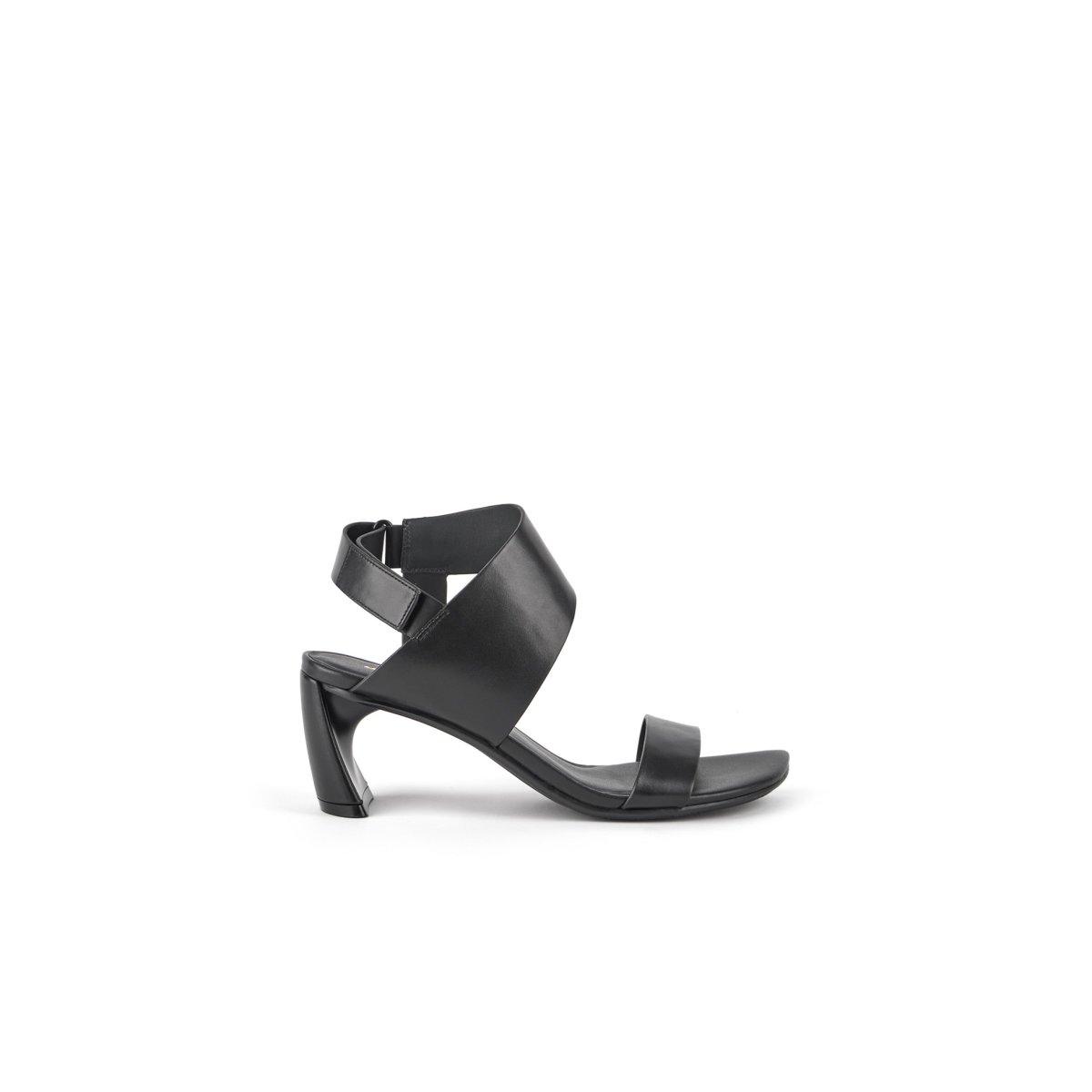 Zuma Sandal Mid Black